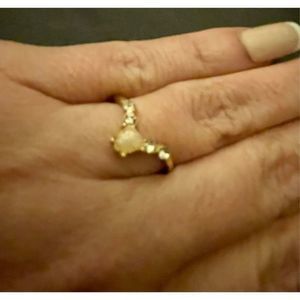 PRETTY MULTICOLOR WHITE OPAL N RISE GOLD RING